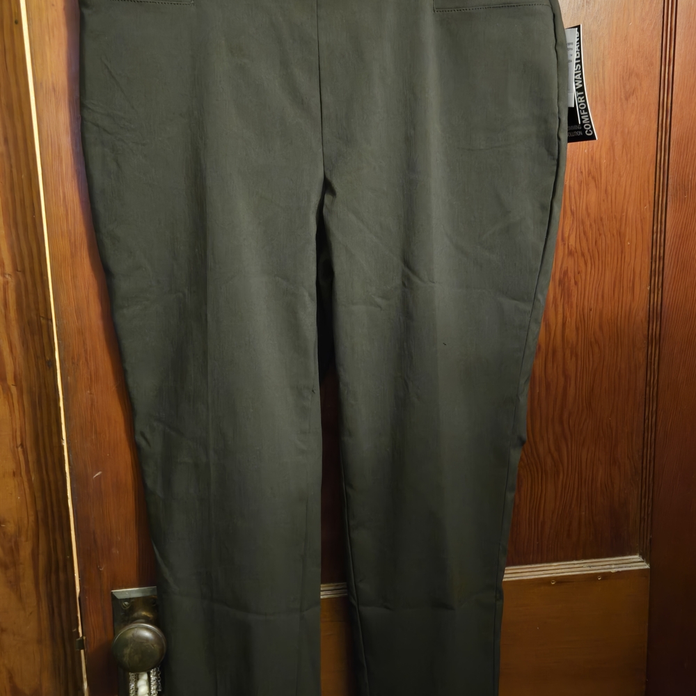 Briggs New York Olive Straight Leg Pants